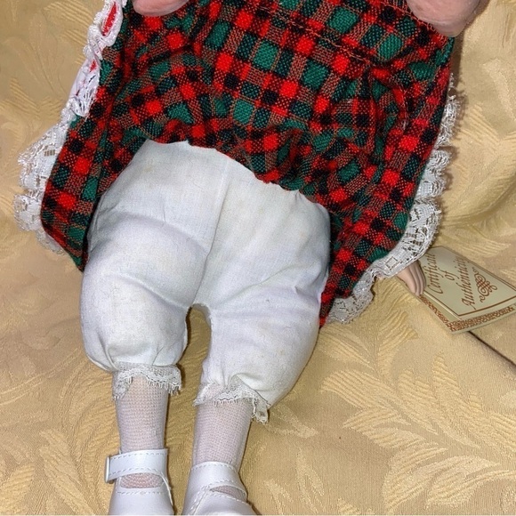 NWT Soft Expressions doll moves her head as “Some Enchanted Evening” plays. - Picture 8 of 13